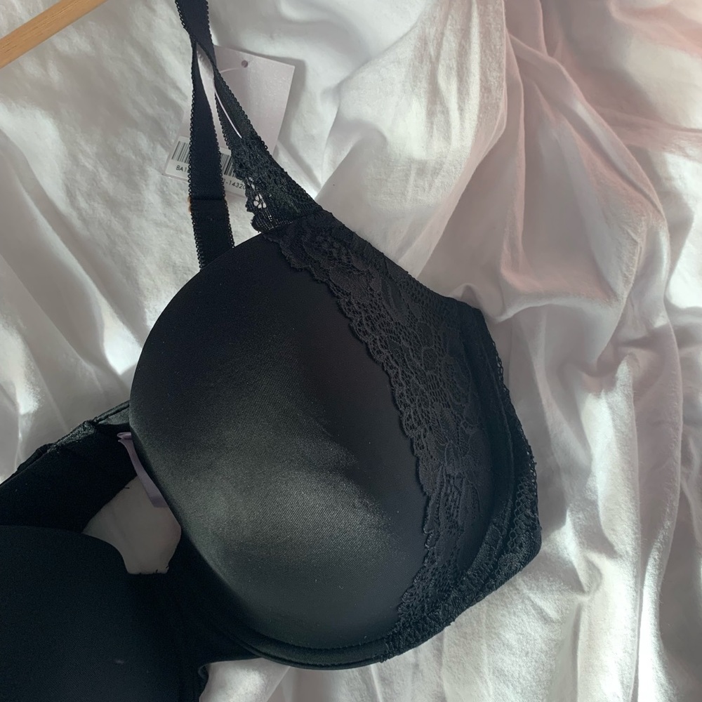 SAVAGEXFENTY black push-up bra.